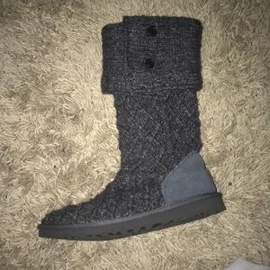 Grey UGG Boots!❄️